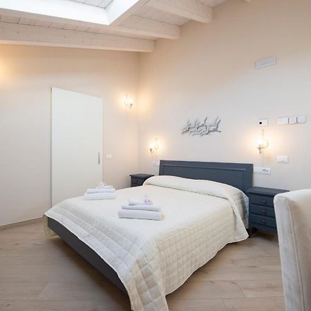 Villino Micol Camere A Due Passi Dal Mare Марина ди Карара Екстериор снимка