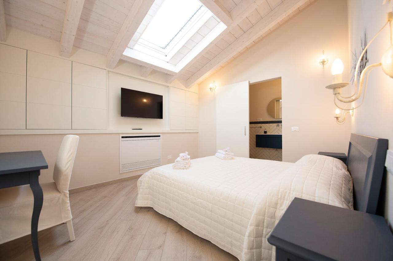 Villino Micol Camere A Due Passi Dal Mare Марина ди Карара Екстериор снимка