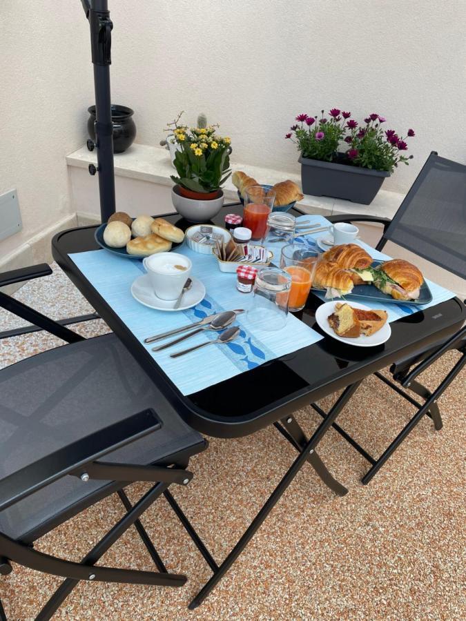 Villino Micol Camere A Due Passi Dal Mare Марина ди Карара Екстериор снимка