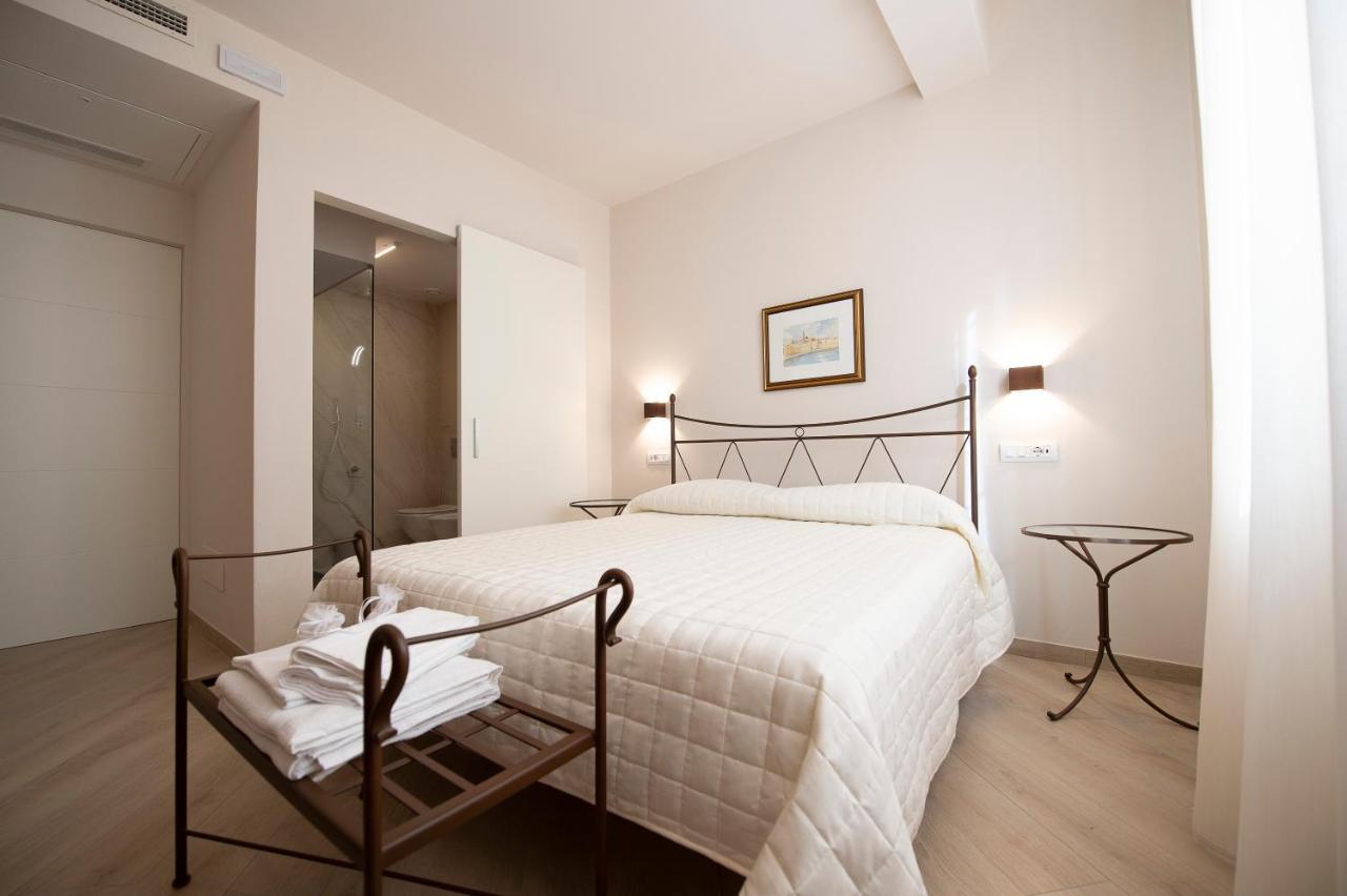 Villino Micol Camere A Due Passi Dal Mare Марина ди Карара Екстериор снимка