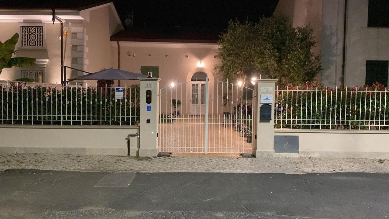 Villino Micol Camere A Due Passi Dal Mare Марина ди Карара Екстериор снимка